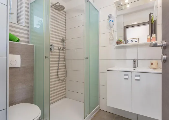 דירה Seaside With A Swimming Pool Njivice, Krk - 21421