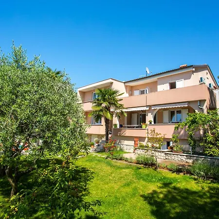 Seaside With A Swimming Pool Njivice, Krk - 21421 Apartament *