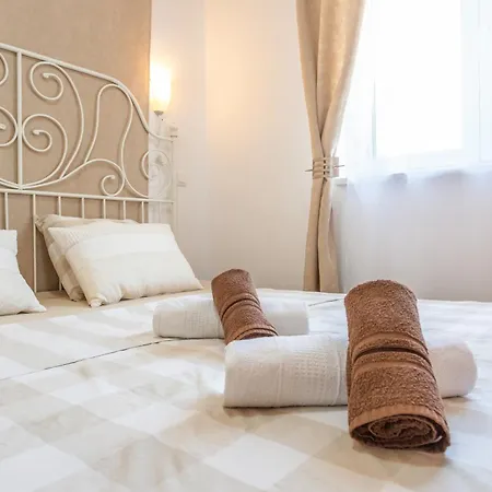 Seaside With A Swimming Pool Njivice, Krk - 21421 Apartman