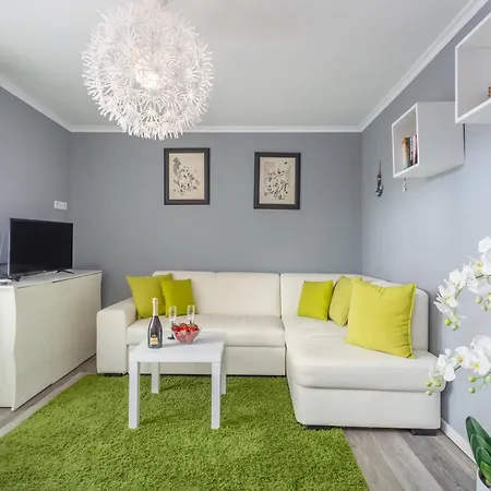 Seaside With A Swimming Pool Njivice, Krk - 21421 Apartman