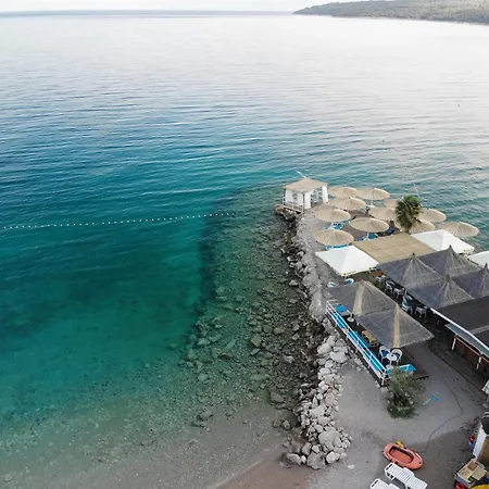 Seaside With A Swimming Pool Njivice, Krk - 21421 Apartman Njivice