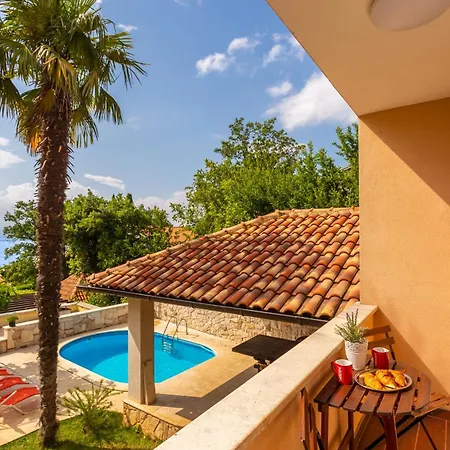 Apartman Seaside With A Swimming Pool Njivice, Krk - 21421 Njivice