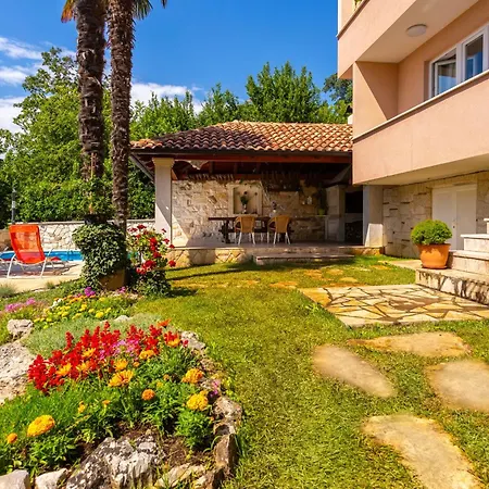 Apartman Seaside With A Swimming Pool Njivice, Krk - 21421 *