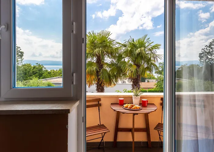 Seaside With A Swimming Pool Njivice, Krk - 21421 Apartament *