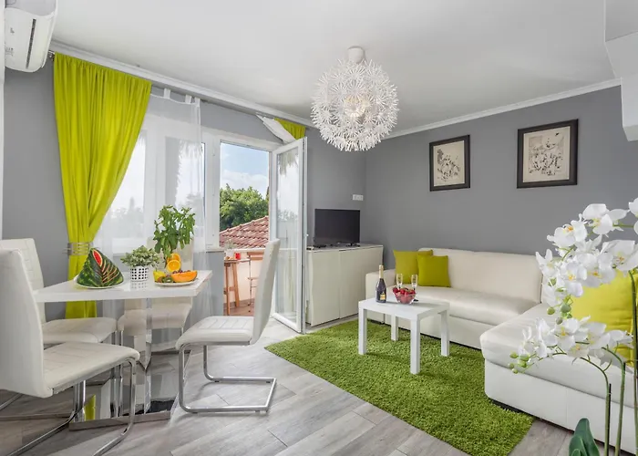 Apartament Seaside With A Swimming Pool Njivice, Krk - 21421