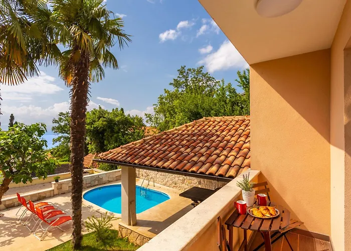 Apartament Seaside With A Swimming Pool Njivice, Krk - 21421 Nijvice